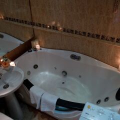 Гостиница Royal Suite near Lake фото 36