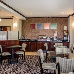 Отель Comfort Suites Saraland питание фото 2