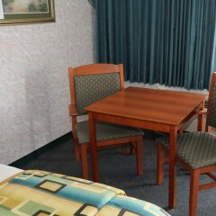 Magnuson Hotel Howell/Brighton питание