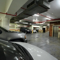 Eureka Hotel парковка