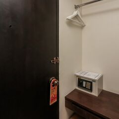 Отель Nida Rooms Viridian Phang Nga сейф в номере