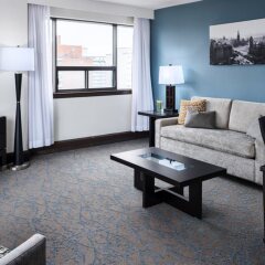 Отель Ottawa Embassy Hotel & Suites Канада, Оттава - отзывы, цены и фото номеров - забронировать отель Ottawa Embassy Hotel & Suites онлайн комната для гостей фото 3