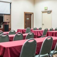 Отель Clarion Inn & Suites Northwest фото 2