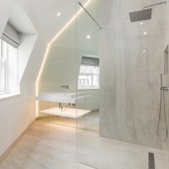 Отель Incredible 6 Storey 4 bed Luxury House in St James Лондон ванная