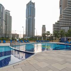 Отель One Perfect Stay - Marina Terrace бассейн