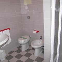 Отель Garden Италия, Ноале - отзывы, цены и фото номеров - забронировать отель Garden онлайн ванная фото 2