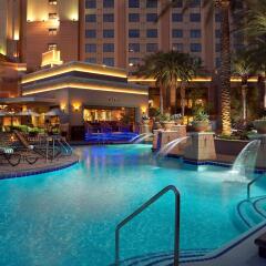 Отель Hilton Grand Vacations on the Las Vegas Strip США, Лас-Вегас - 8 отзывов об отеле, цены и фото номеров - забронировать отель Hilton Grand Vacations on the Las Vegas Strip онлайн бассейн