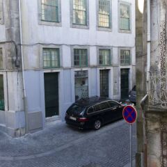 Отель YOURS GuestHouse Porto парковка