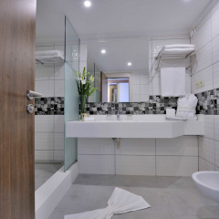 Отель Kenzi Basma Hotel Марокко, Касабланка - отзывы, цены и фото номеров - забронировать отель Kenzi Basma Hotel онлайн ванная