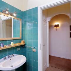 Апартаменты Trevi Charming Apartment ванная