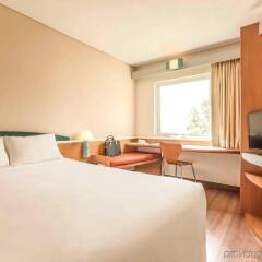 Отель ibis Guadalajara Expo комната для гостей