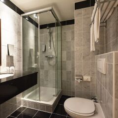 Отель Holiday Inn Schumann Брюссель ванная фото 2