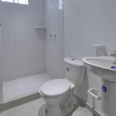 Отель Tropical Breeze Apartamentos Колумбия, Сан-Андрес - отзывы, цены и фото номеров - забронировать отель Tropical Breeze Apartamentos онлайн ванная фото 2