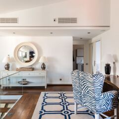 Отель Luxury 3BR Duplex 240m2 City Center PRK Лиссабон фото 8