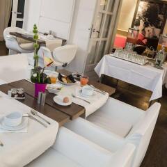Отель Hôtel Le Canberra - Hôtels Ocre et Azur в номере