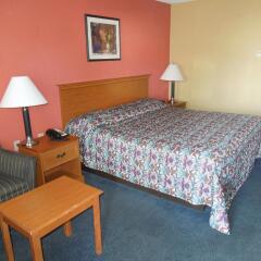 Отель Kozy Inn Columbus Колумбус комната для гостей