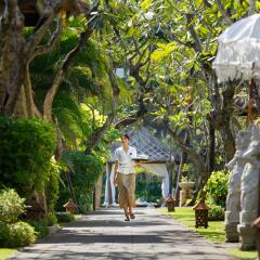 Отель The Seminyak Beach Resort & Spa фитнесс-зал