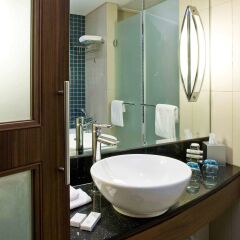 Отель Novotel Dubai Deira City Centre ванная