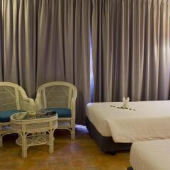 On Hotel Phuket комната для гостей фото 4