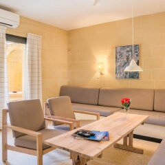 Отель Mellieha Holiday Centre Меллиха комната для гостей фото 5