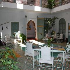 Отель Riad Agathe Марракеш