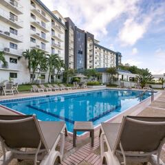 Отель The Bayview Hotel Guam США, Тамунинг - 11 отзывов об отеле, цены и фото номеров - забронировать отель The Bayview Hotel Guam онлайн бассейн