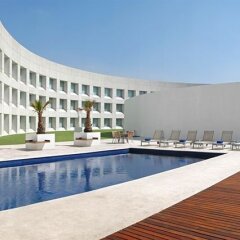 Отель Nh Collection Mexico City Airport T2 Мехико бассейн