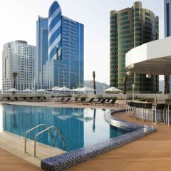 Отель Novotel Fujairah бассейн