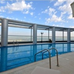 Отель Dubai Stay - Burj Al Nujoom Downtown Holiday Apartment ОАЭ, Дубай - отзывы, цены и фото номеров - забронировать отель Dubai Stay - Burj Al Nujoom Downtown Holiday Apartment онлайн бассейн