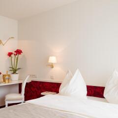 Hotel Amadeus сейф в номере