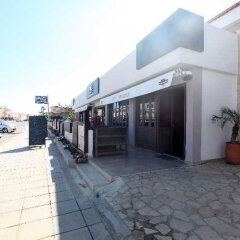 Апартаменты Captain Karas Holiday Apartments парковка