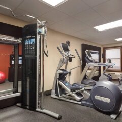 Отель Hampton Inn & Suites Springdale фитнесс-зал фото 2
