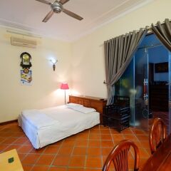 Отель French Styled House комната для гостей
