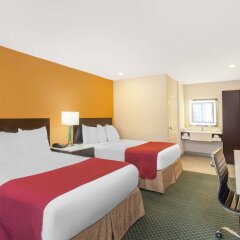 Отель Ramada by Wyndham Culver City с домашними животными