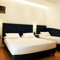 Hotel Franklin Feel The Sound сейф в номере