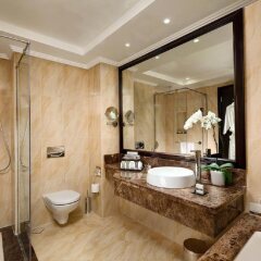 Отель Bahi Ajman Palace Hotel ОАЭ, Аджман - 5 отзывов об отеле, цены и фото номеров - забронировать отель Bahi Ajman Palace Hotel онлайн ванная