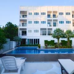 Отель Sungthong Kamala Beach Resort бассейн