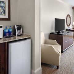 DoubleTree by Hilton Sunrise - Sawgrass Mills in Sunrise, United States of America from 190$, photos, reviews - zenhotels.com room amenities