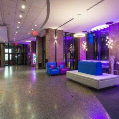 Отель Travelodge Hotel by Wyndham Montreal Centre Канада, Монреаль - отзывы, цены и фото номеров - забронировать отель Travelodge Hotel by Wyndham Montreal Centre онлайн городской автобус