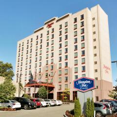 Отель Hampton Inn New York - LaGuardia Airport США, Нью-Йорк - отзывы, цены и фото номеров - забронировать отель Hampton Inn New York - LaGuardia Airport онлайн парковка