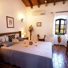 Отель Herdade da Corte - Country House комната для гостей