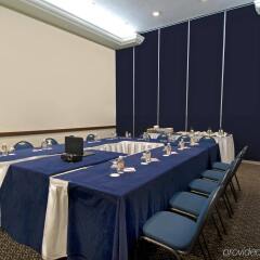 Отель Fiesta Inn Chihuahua