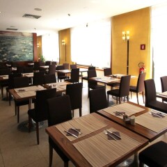 Отель MH Hotel Piacenza Fiera Италия, Пьяченца - отзывы, цены и фото номеров - забронировать отель MH Hotel Piacenza Fiera онлайн питание фото 2