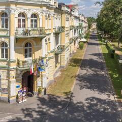 Отель Metropol Чехия, Франтишкови-Лазне - отзывы, цены и фото номеров - забронировать отель Metropol онлайн спортивное сооружение