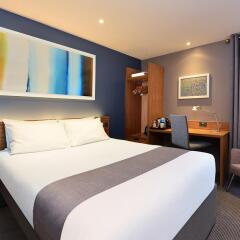 Travelodge London Central City Road Hotel комната для гостей фото 5