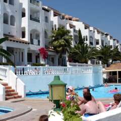Отель Apts. Holiday Center бассейн фото 2