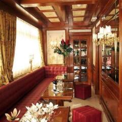 Champagne Palace Hotel развлечения