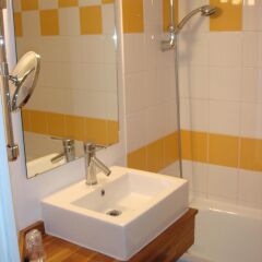 Отель Kyriad Lille Est Villeneuve d'Ascq ванная фото 2
