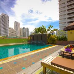 Отель Woraburi Sukhumvit Hotel & Resort Таиланд, Бангкок - отзывы, цены и фото номеров - забронировать отель Woraburi Sukhumvit Hotel & Resort онлайн бассейн