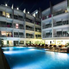 Отель Baumancasa Beach Resort бассейн